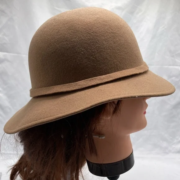 Doeskin wool hat Whittall & Shon Cream Doeskin Wool Hat with Bow Made in USA  main image 4